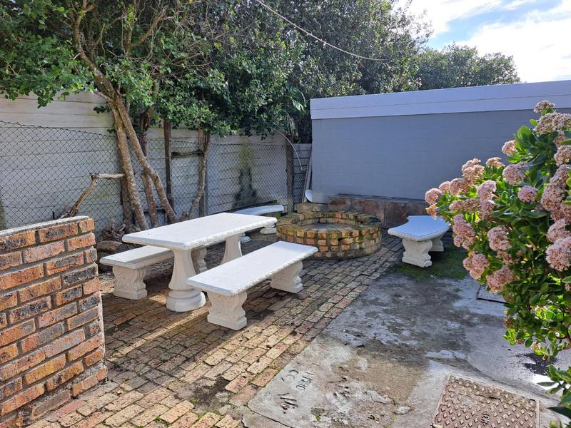 6 Bedroom Property for Sale in Kleinbaai Western Cape